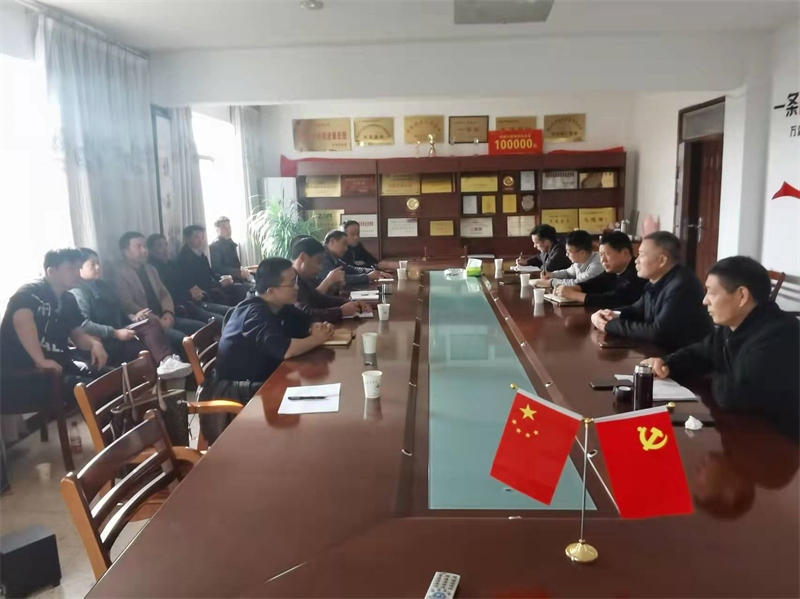 董事長帶隊(duì)中高層管理人員走出去去佳農(nóng)股份公司學(xué)習(xí)取經(jīng)，深入了解上市歷程，.jpg